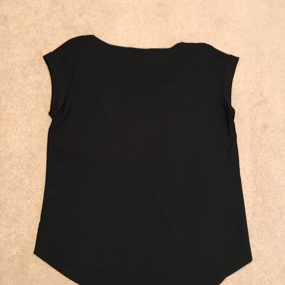 New York & Company Black Cap Short Sleeve shirt - Picture 4 of 4
